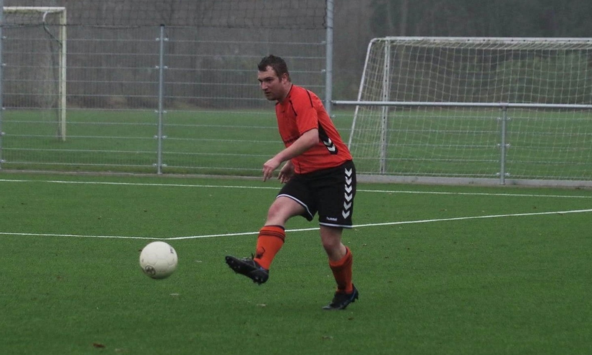 Hollandscheveld 4e tegen Tiendeveen