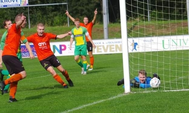 Hollandscheveld start seizoen sterk