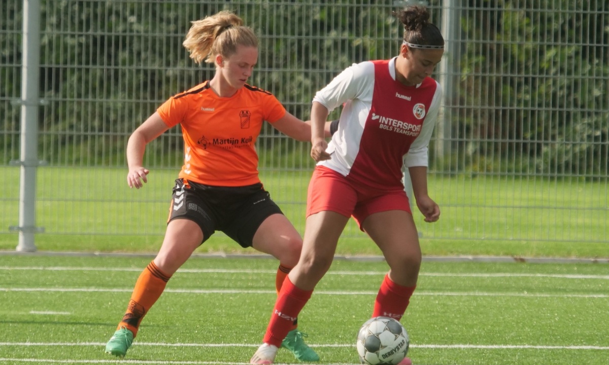 Dames Hollandscheveld zijn HZVV wederom de baas