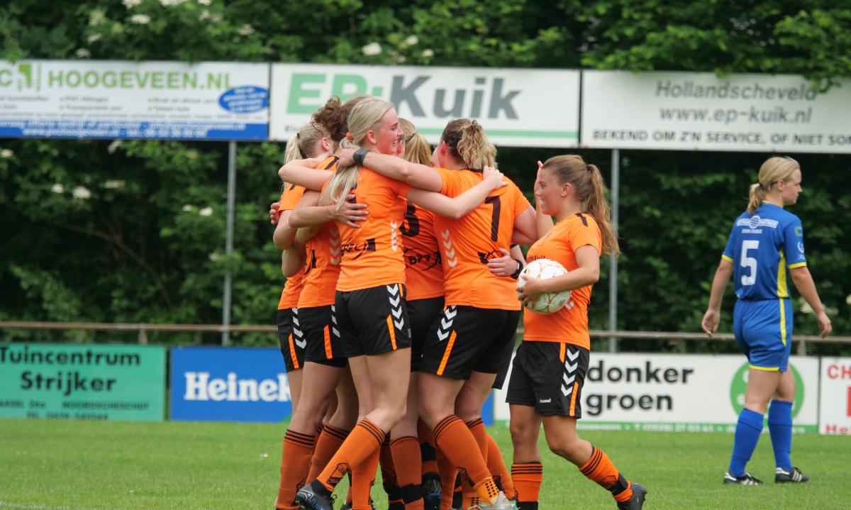 Dames Hollandscheveld ronde verder in de play-offs