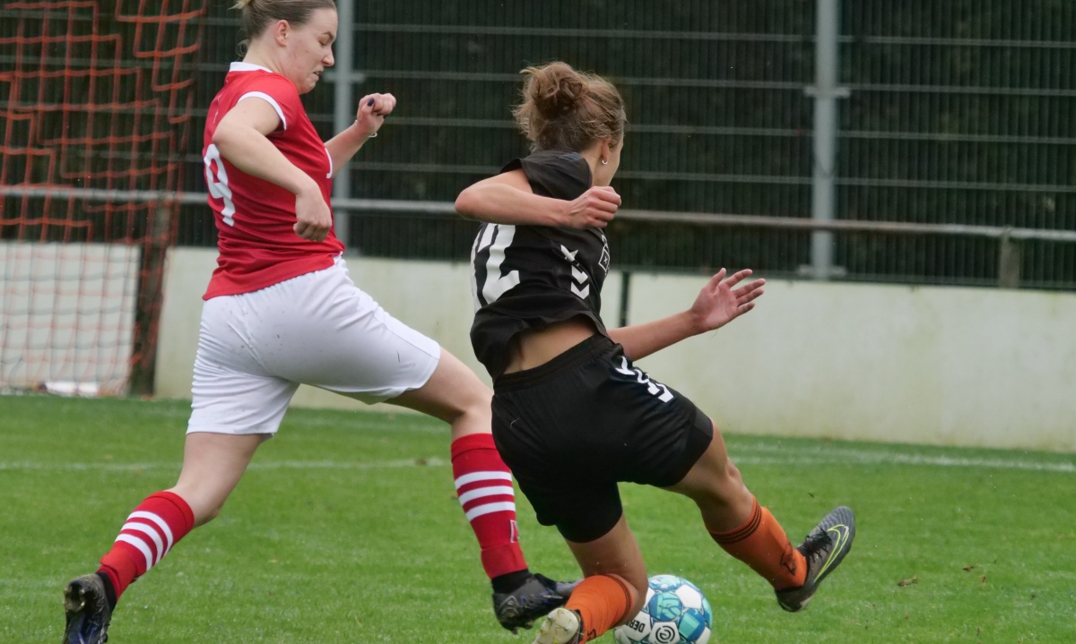 Vrouwen Hollandscheveld in tweede helft langs Dwingeloo