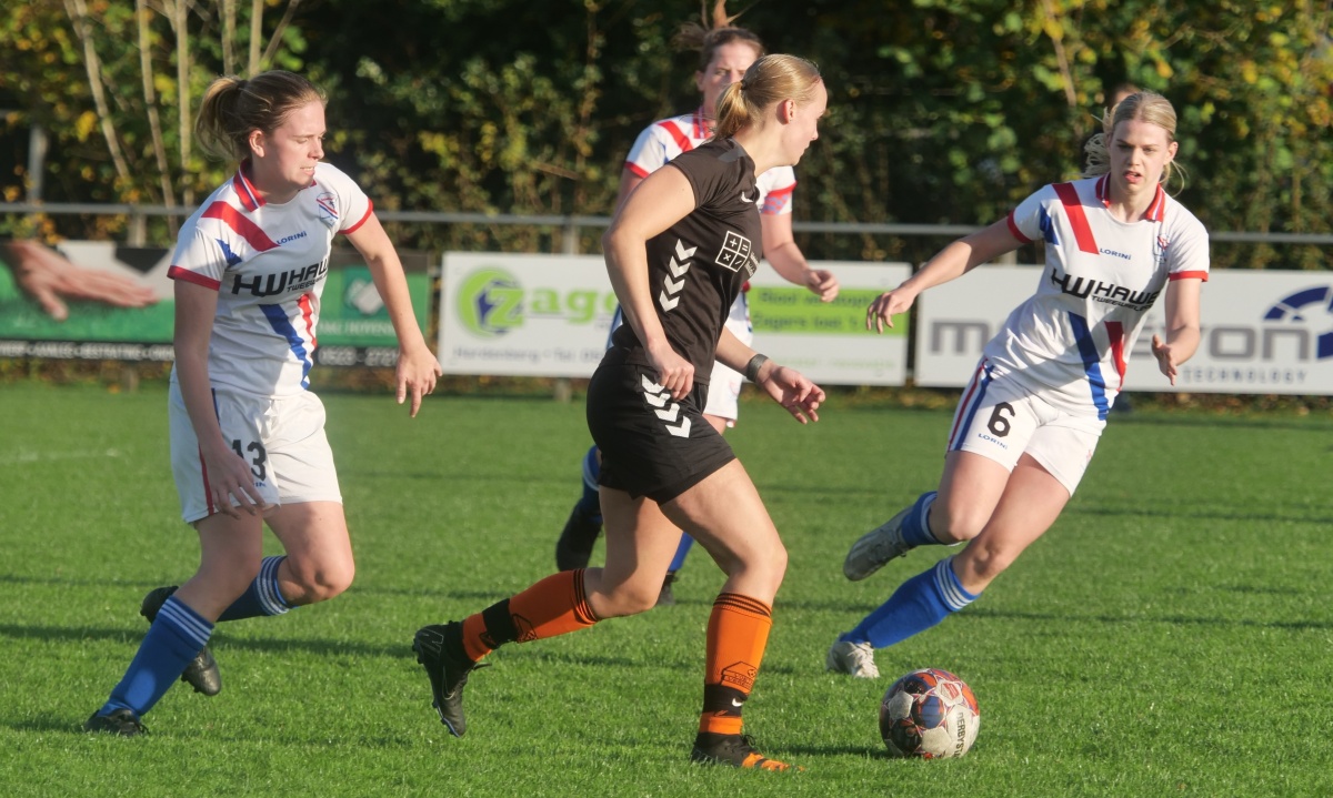 Dames Hollandscheveld pakken drie punten in Bruchterveld