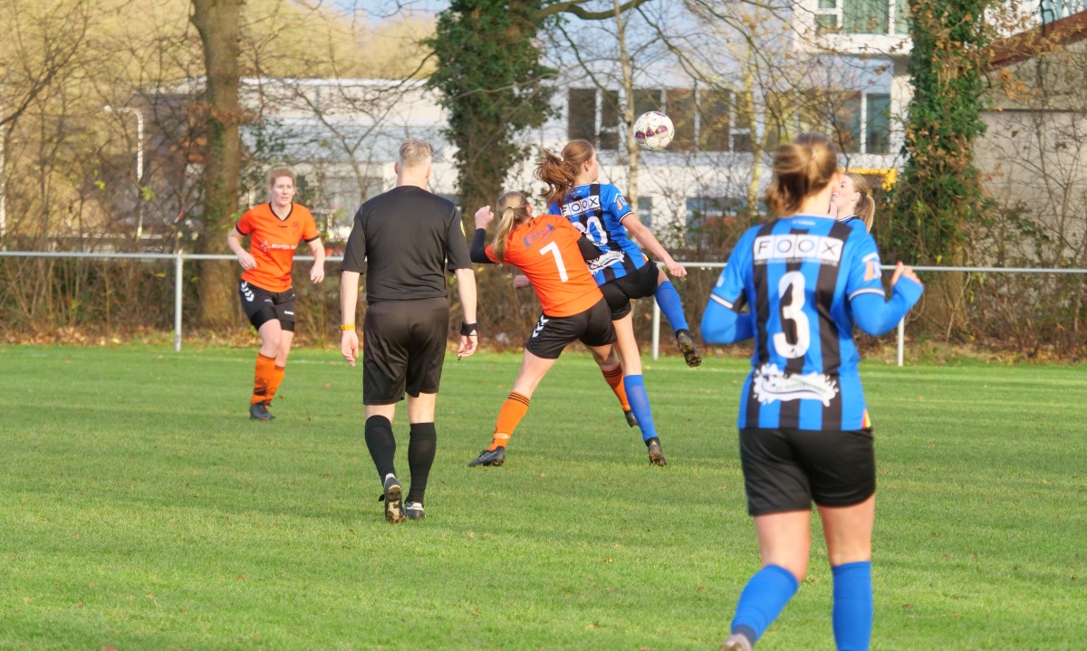 Hollandscheveld verspeelt periodetitel na verlies tegen Zuidwolde