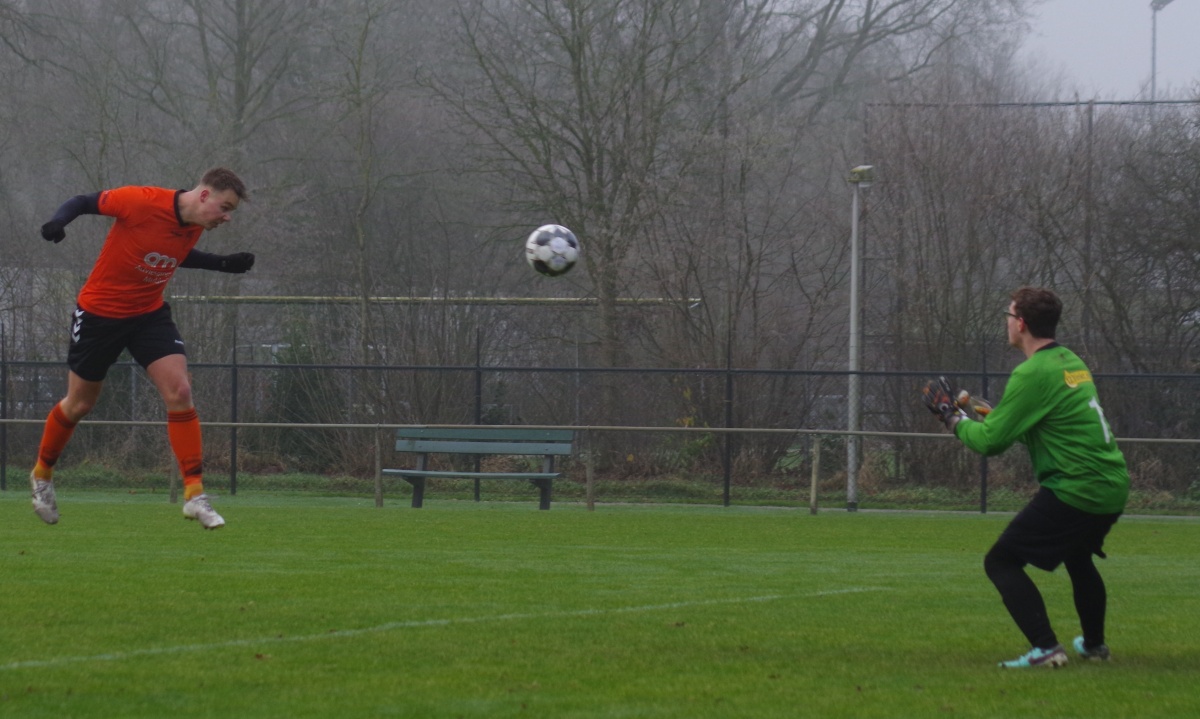 Hollandscheveld herovert koppositie op vv CEC