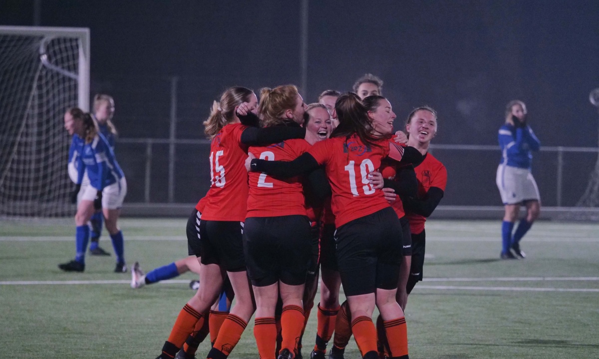 Dames Hollandscheveld in eindfase wedstrijd onderuit tegen Asser Boys