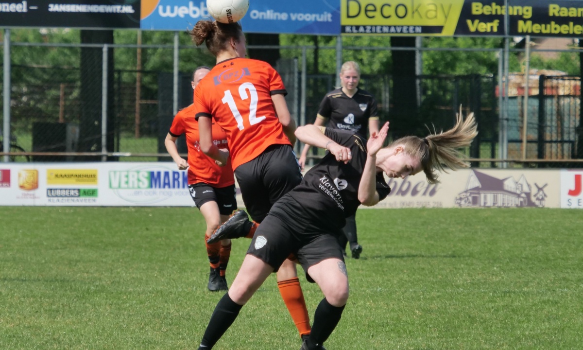 Winst op Klazienaveen brengt de dames van Hollandscheveld op de drempel van het kampioenschap