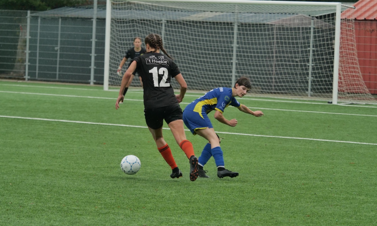 Dames Hollandscheveld starten competitie met overwinning op d’Olde Veste