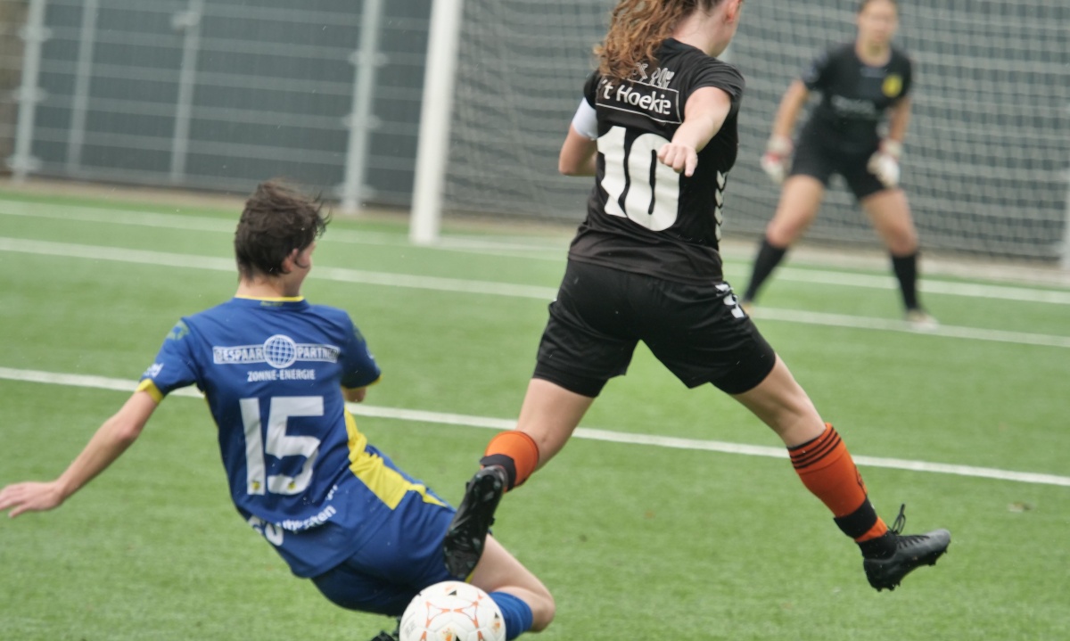 Dames Hollandscheveld starten competitie met overwinning op d’Olde Veste