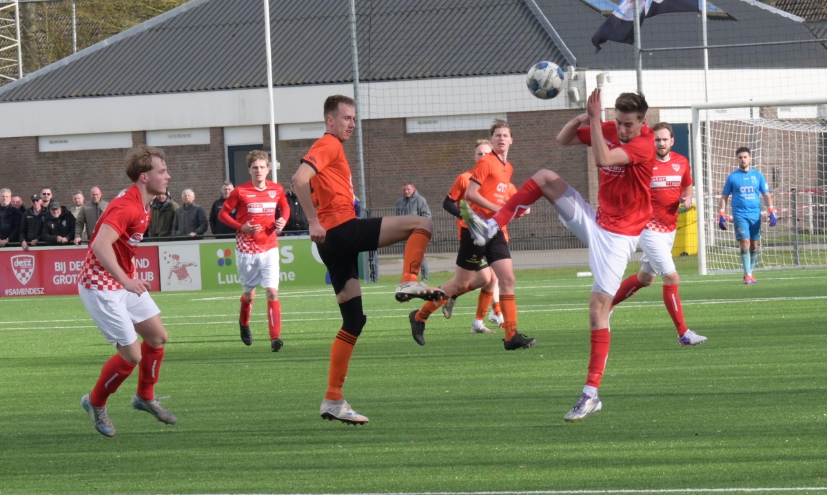 Hollandscheveld wint in weinig overtuigende wedstrijd