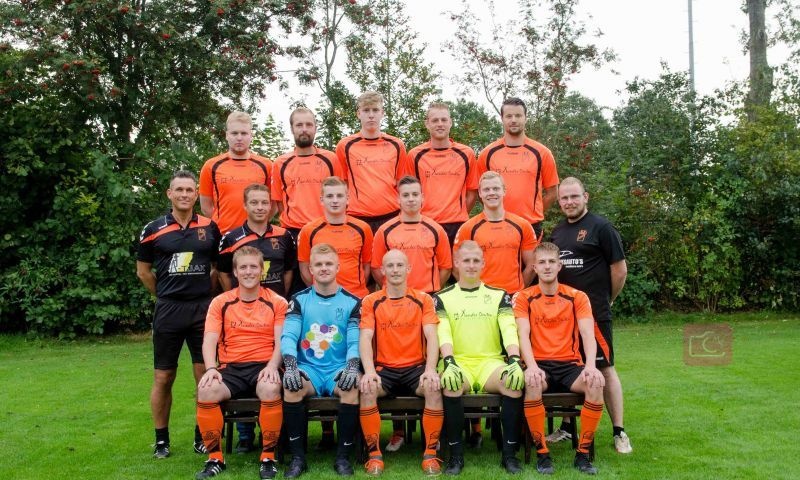 The Knickerbockers 4 - VV Hollandscheveld 2 